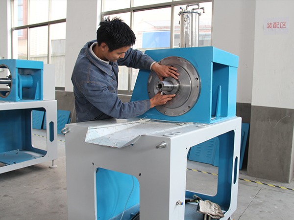 91抖音黄版APP破解版机电员工风采